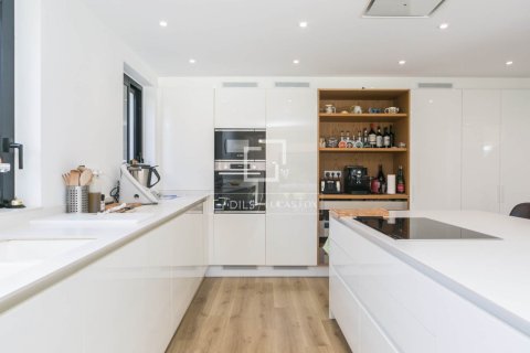 Villa for sale in Gava, Barcelona, Spain 4 bedrooms, 311 sq.m. No. 150206 - photo 16