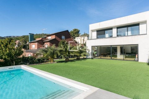 Villa in Gava, Barcelona, Spain 4 bedrooms, 311 sq.m. No. 150206