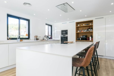 Villa for sale in Gava, Barcelona, Spain 4 bedrooms, 311 sq.m. No. 150206 - photo 13