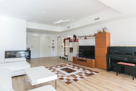 Villa for sale in Gava, Barcelona, Spain 4 bedrooms, 311 sq.m. No. 150206 - photo 11