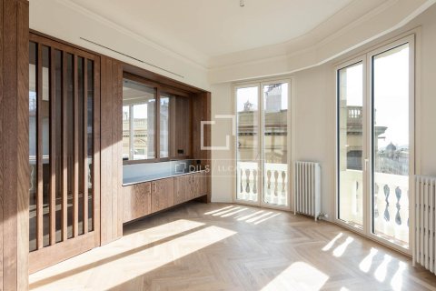 Apartamento en venta en Barcelona, España 4 dormitorios, 208 m2 No. 150208 - foto 5