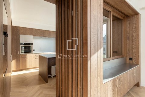 Apartamento en venta en Barcelona, España 4 dormitorios, 208 m2 No. 150208 - foto 9
