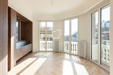Apartamento en venta en Barcelona, España 4 dormitorios, 208 m2 No. 150208 - foto 4