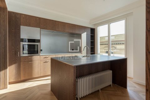 Apartamento en venta en Barcelona, España 4 dormitorios, 208 m2 No. 150208 - foto 8