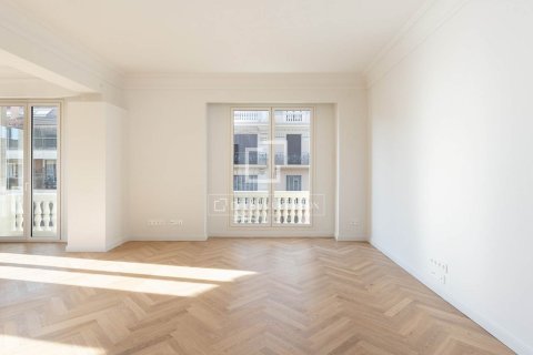 Apartamento en venta en Barcelona, España 4 dormitorios, 208 m2 No. 150208 - foto 6