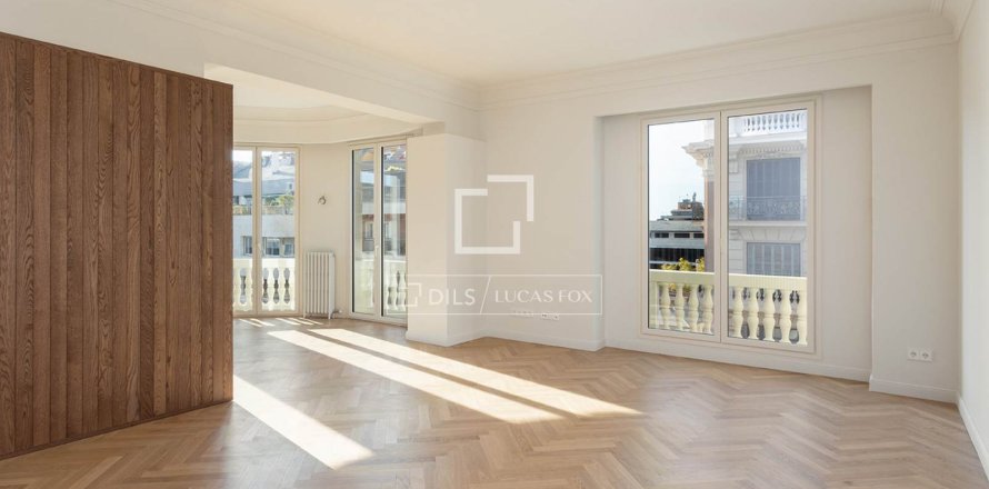 Apartamento en Barcelona, España 4 dormitorios, 208 m2 No. 150208