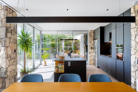 Villa for sale in Teia, Barcelona, Spain 4 bedrooms, 494 sq.m. No. 150205 - photo 11