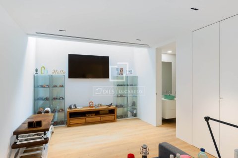 Villa for sale in Teia, Barcelona, Spain 4 bedrooms, 494 sq.m. No. 150205 - photo 24