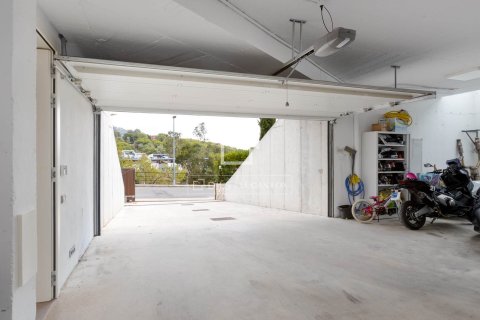 Villa for sale in Teia, Barcelona, Spain 4 bedrooms, 494 sq.m. No. 150205 - photo 25