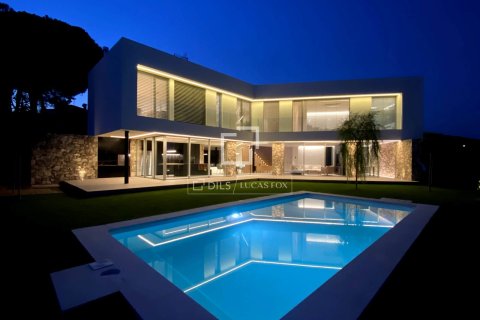 Villa for sale in Teia, Barcelona, Spain 4 bedrooms, 494 sq.m. No. 150205 - photo 2