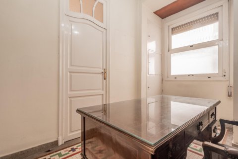 Продажа квартиры в Валенсия, Испания 4 спальни, 170м2 №149518 - фото 21