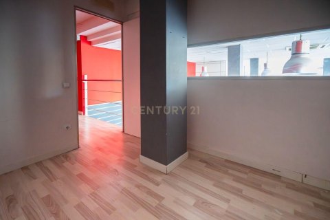 Commercial property for sale in Manresa, Barcelona, Spain 4 bedrooms, 182 sq.m. No. 196039 - photo 18