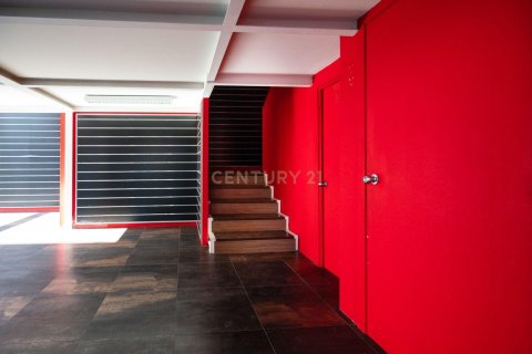 Commercial property for sale in Manresa, Barcelona, Spain 4 bedrooms, 182 sq.m. No. 196039 - photo 12