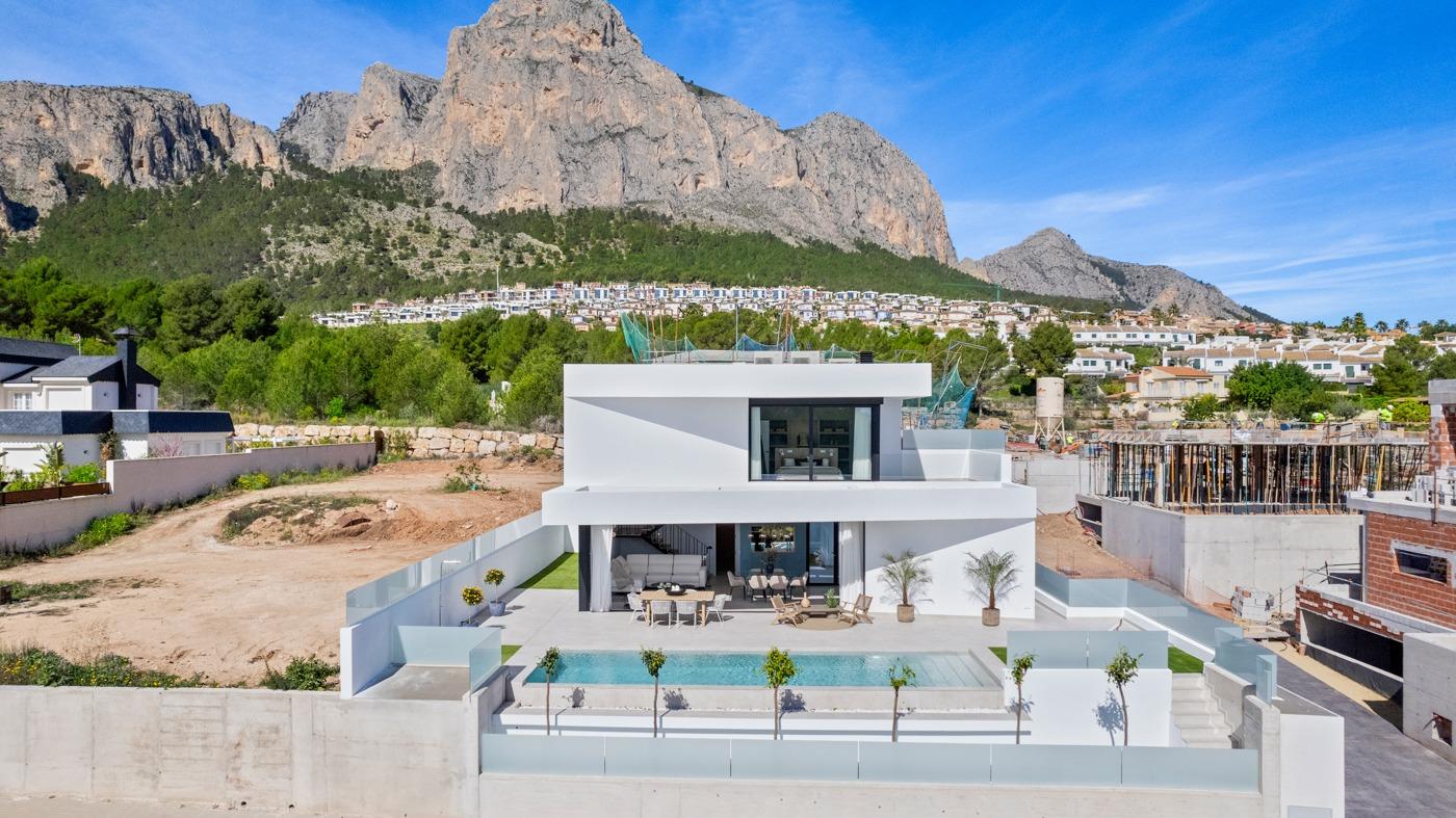 Villa in Polop, Alicante, Spain 3 bedrooms, 306 sq.m. No. 135132