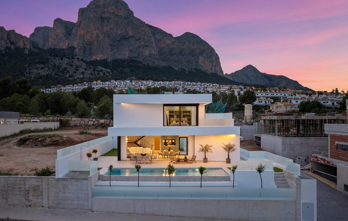 Villa in Polop, Alicante, Spain 3 bedrooms, 306 sq.m. No. 135132