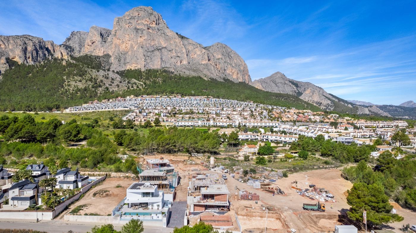 Villa in Polop, Alicante, Spain 3 bedrooms, 306 sq.m. No. 135132