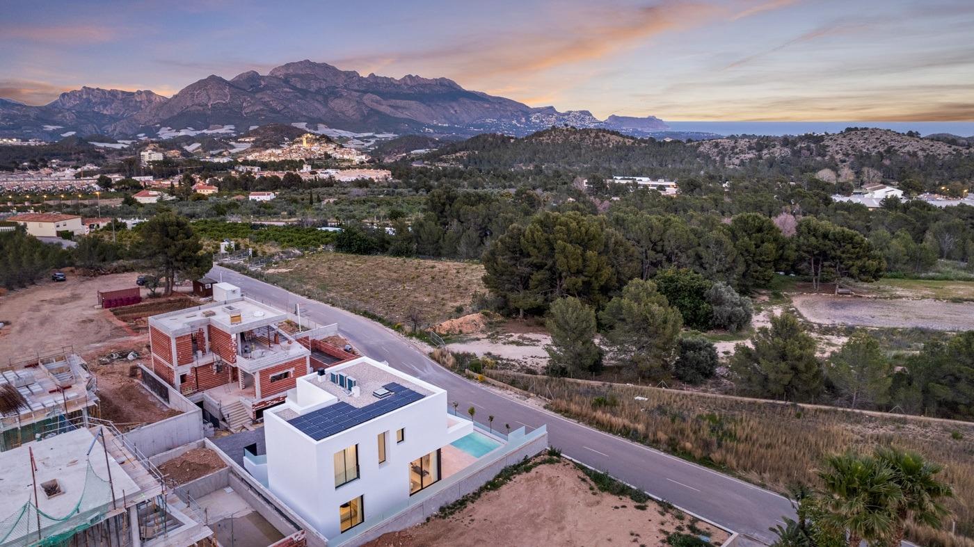 Villa in Polop, Alicante, Spain 3 bedrooms, 306 sq.m. No. 135132