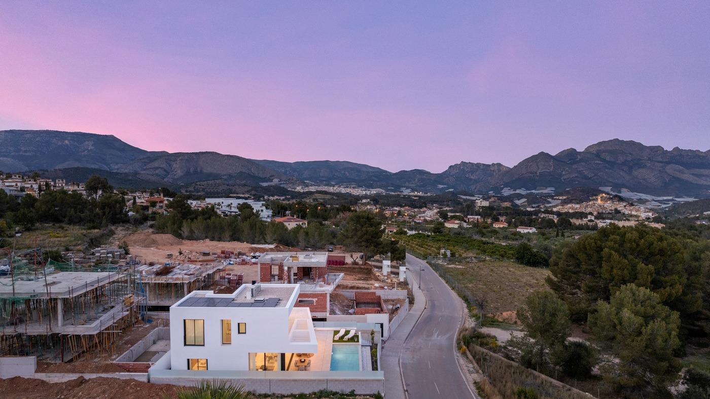 Villa in Polop, Alicante, Spain 3 bedrooms, 306 sq.m. No. 135132
