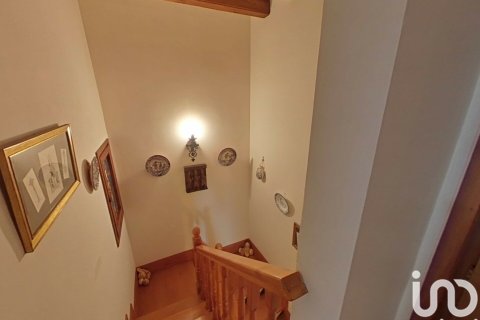 Kaupunkipientalo myytävänä Lleida, Espanja, 2 makuuhuonetta, 216 m2 No. 154173 - kuva 10