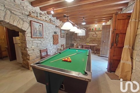 Kaupunkipientalo myytävänä Lleida, Espanja, 2 makuuhuonetta, 216 m2 No. 154173 - kuva 14