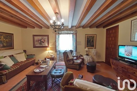 Kaupunkipientalo myytävänä Lleida, Espanja, 2 makuuhuonetta, 216 m2 No. 154173 - kuva 7