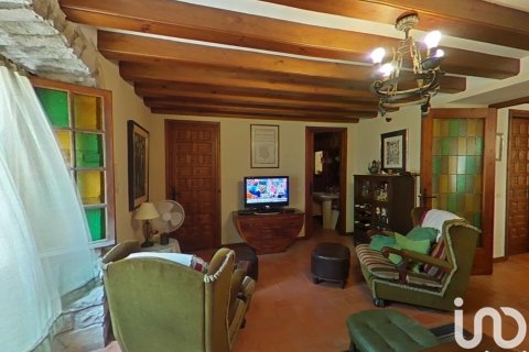 Kaupunkipientalo myytävänä Lleida, Espanja, 2 makuuhuonetta, 216 m2 No. 154173 - kuva 19