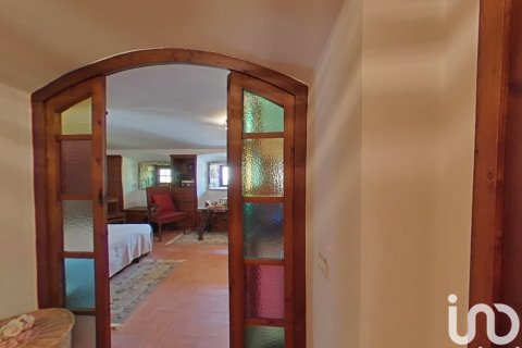 Kaupunkipientalo myytävänä Lleida, Espanja, 2 makuuhuonetta, 216 m2 No. 154173 - kuva 23