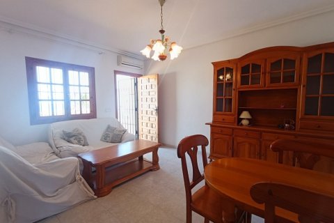 Apartament w Torrevieja, Alicante, Hiszpania 3 sypialnie, 99 mkw. nr 146187 – zdjęcie 13