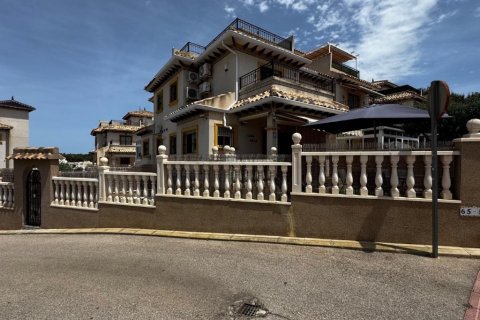 Townhouse for sale in Villamartin, Alicante, Spain 3 bedrooms, 84 sq.m. No. 146186 - photo 4