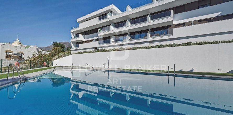 Apartment in Estepona, Malaga, Spain 3 bedrooms,  No. 156706