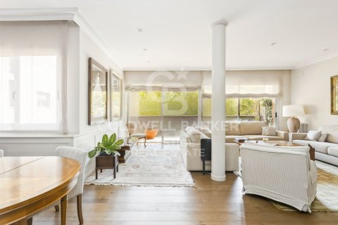 Huoneisto vuokrattavana Barcelona, Espanja, 4 makuuhuonetta, 180 m2 No. 156708 - kuva 2