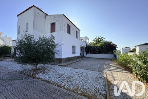 House for sale in Lepe, Huelva, Spain 5 bedrooms, 276 sq.m. No. 193478 - photo 2