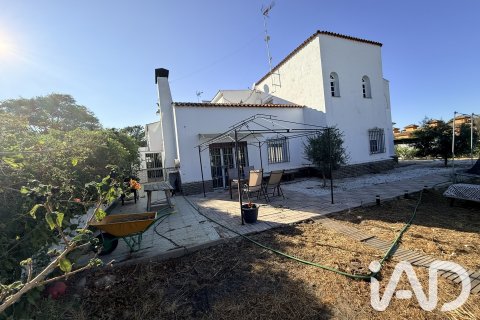 House for sale in Lepe, Huelva, Spain 5 bedrooms, 276 sq.m. No. 193478 - photo 4