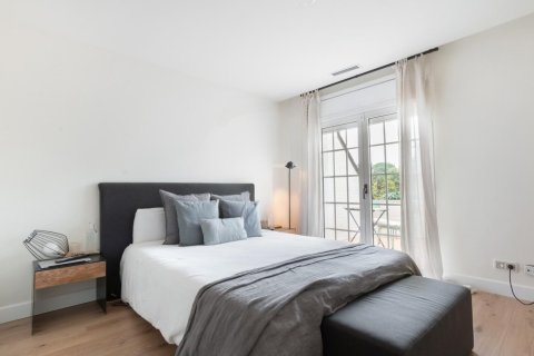 Сasa en venta en Sant Cugat del Vallès, Barcelona, España 6 dormitorios, No. 140898 - foto 22