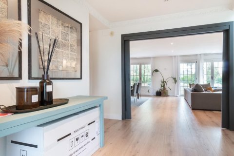 Сasa en venta en Sant Cugat del Vallès, Barcelona, España 6 dormitorios, No. 140898 - foto 3