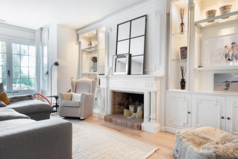 Сasa en venta en Sant Cugat del Vallès, Barcelona, España 6 dormitorios, No. 140898 - foto 8