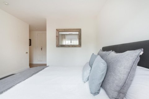 Сasa en venta en Sant Cugat del Vallès, Barcelona, España 6 dormitorios, No. 140898 - foto 23