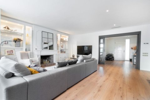 Сasa en venta en Sant Cugat del Vallès, Barcelona, España 6 dormitorios, No. 140898 - foto 7