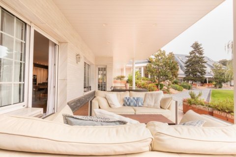 Сasa en venta en Sant Cugat del Vallès, Barcelona, España 6 dormitorios, No. 140898 - foto 11