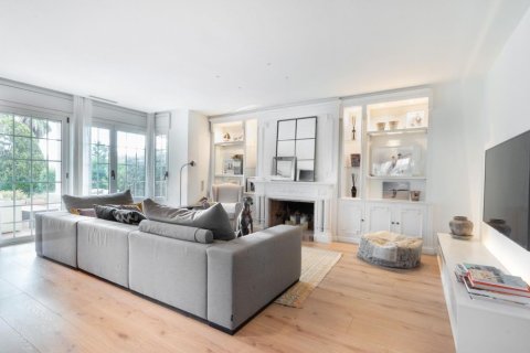 Сasa en venta en Sant Cugat del Vallès, Barcelona, España 6 dormitorios, No. 140898 - foto 6