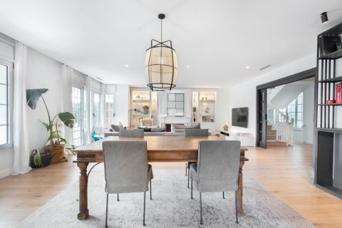 Сasa en venta en Sant Cugat del Vallès, Barcelona, España 6 dormitorios, No. 140898 - foto 4