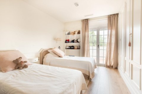 Сasa en venta en Sant Cugat del Vallès, Barcelona, España 6 dormitorios, No. 140898 - foto 25