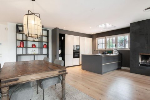 Сasa en venta en Sant Cugat del Vallès, Barcelona, España 6 dormitorios, No. 140898 - foto 17