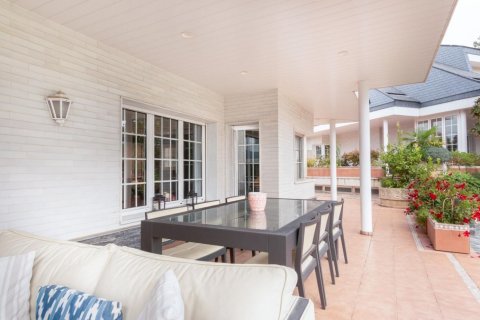 Сasa en venta en Sant Cugat del Vallès, Barcelona, España 6 dormitorios, No. 140898 - foto 12