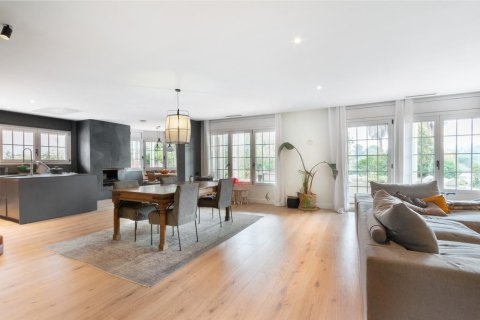 Сasa en venta en Sant Cugat del Vallès, Barcelona, España 6 dormitorios, No. 140898 - foto 1