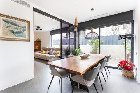 Сasa en venta en Sant Cugat del Vallès, Barcelona, España 5 dormitorios, No. 140899 - foto 1