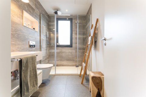 Сasa en venta en Sant Cugat del Vallès, Barcelona, España 5 dormitorios, No. 140899 - foto 24