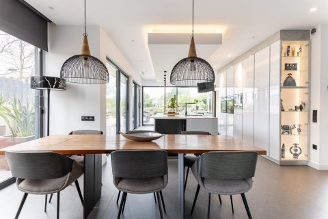 Сasa en venta en Sant Cugat del Vallès, Barcelona, España 5 dormitorios, No. 140899 - foto 3