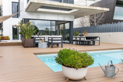 Сasa en venta en Sant Cugat del Vallès, Barcelona, España 5 dormitorios, No. 140899 - foto 17