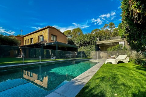 Продажа дома в Сан-Кугат-дель-Вальес, Барселона, Испания 4 спальни,  №140900 - фото 2